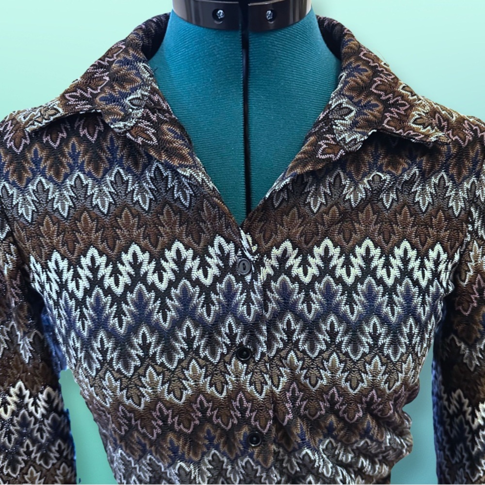Retro Style Collared Shirt - Picture 2 of 3